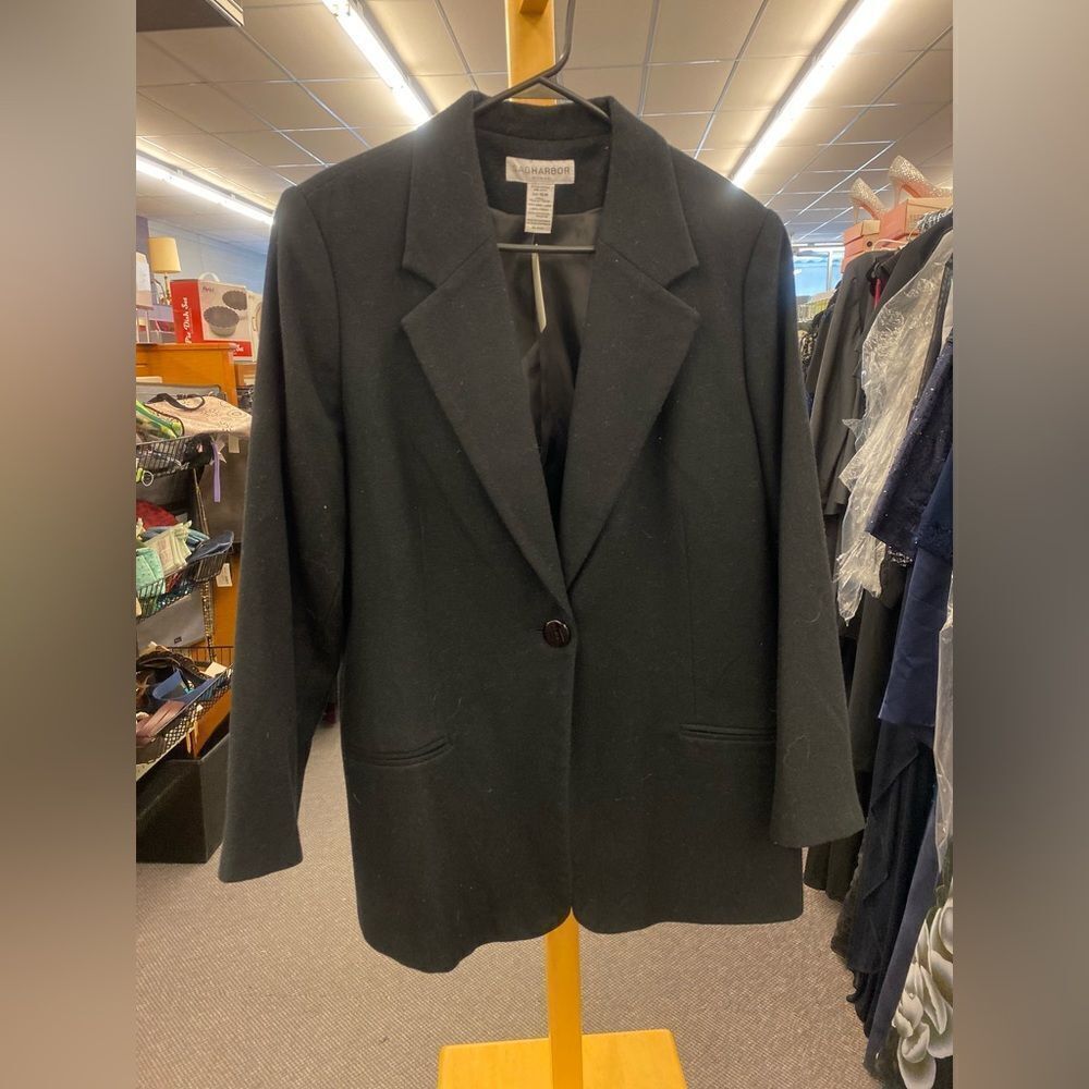 🛍️ 16 Sagharbor black jacket